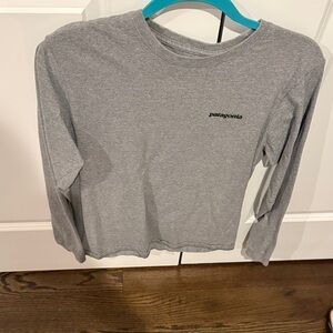 Patagonia men’s Long Sleeve Gray Tee